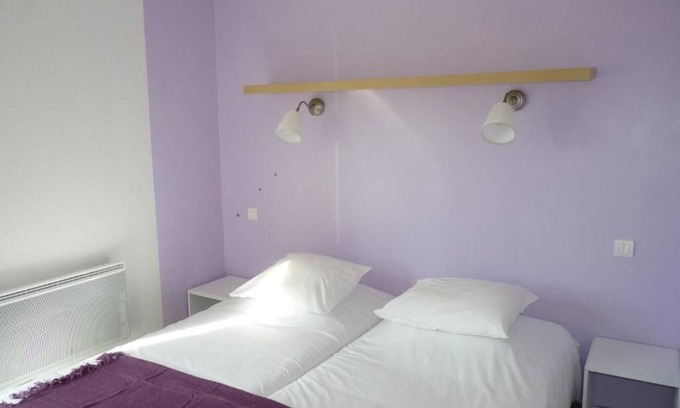 Digne-les-Bains Hotel | Golf Enthusiast's Dream with Pro Coaching & Scenic Course - Provence Charm