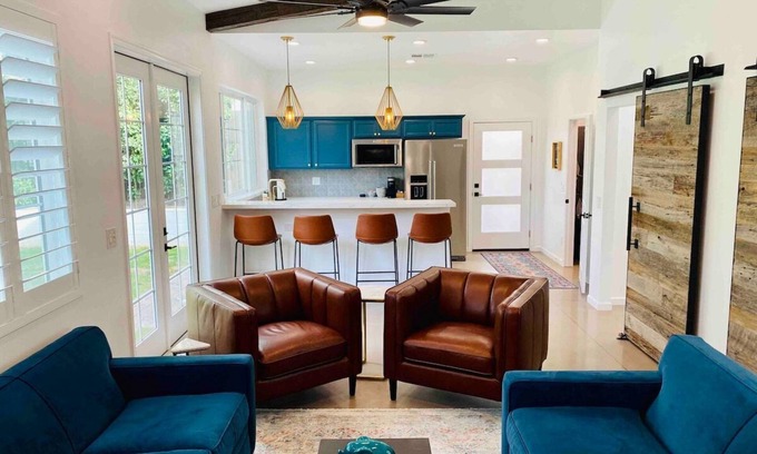 Camelback East House | Golf Hiking Don't miss out BOOK NOW