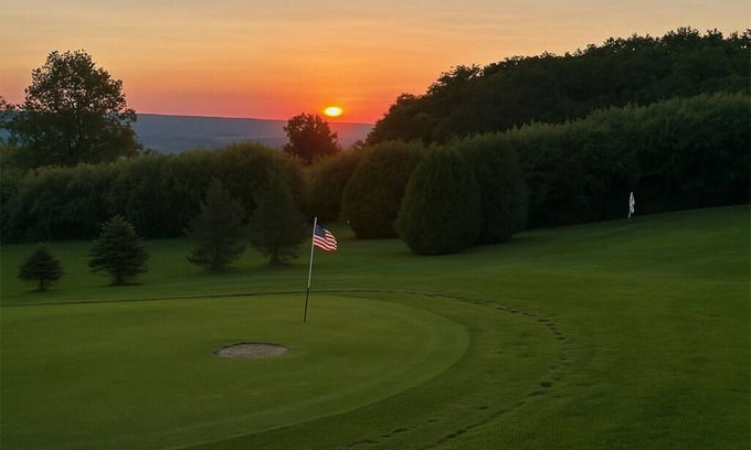 Tully Cabin | Golf, Outdoor Bar, Restaurant - The Timber Cabin