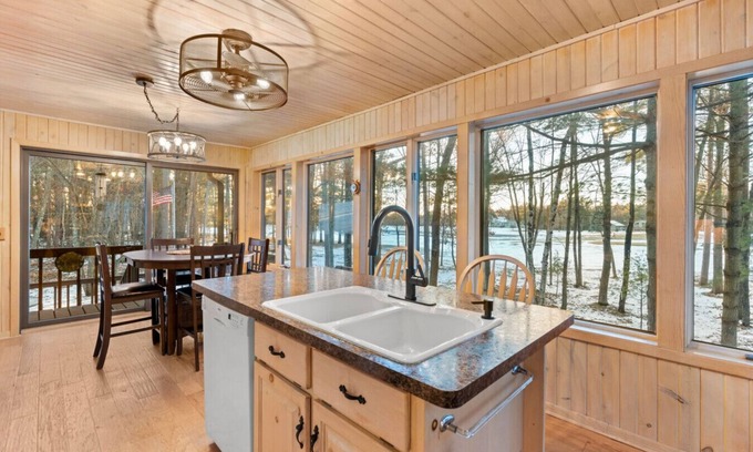 Danbury House | Golf UTV 4 Kings in Voyager Village on airstrip