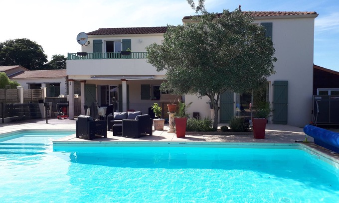 Nesmy Villa | Golf Villa La Domangère/Near PUY DU FOU & Sables d'Olonne