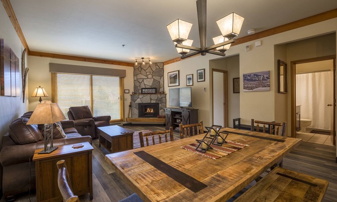 Steamboat Springs Condo | Gondola base -TOP FLOOR -2 bed/2 bath. Perfect ski area base location 🎿
