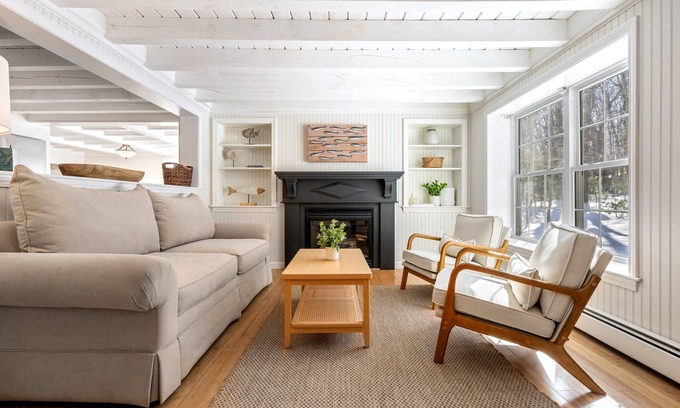 York Harbor House | Good Tidings, Stay for 8!