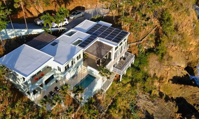 Rosendal Villa | Good Vibes Only Waterfront Villa/Private Pool/Modern/Sun Decks/Majestic Views!