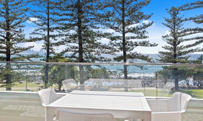 Burleigh Heads Apartment | Goodwin Towers 10, Burleigh Heads.