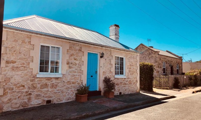 Goolwa House | Goolwa Mariner’s Cottage - Free Wifi and Pet Friendly - Centrally located in Historic Region
