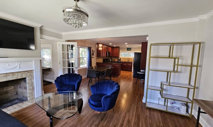Home Park House | Gorgeous 2BR Home with Backyard