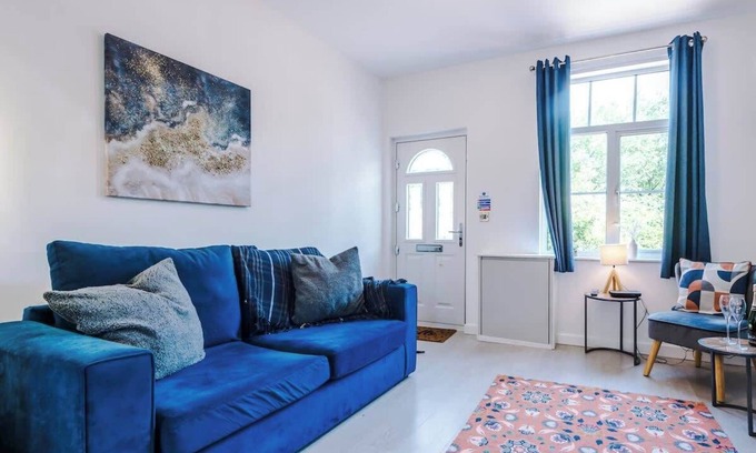 Nantwich House | Gorgeous 3-bed home, amazing location, sleeps 7!