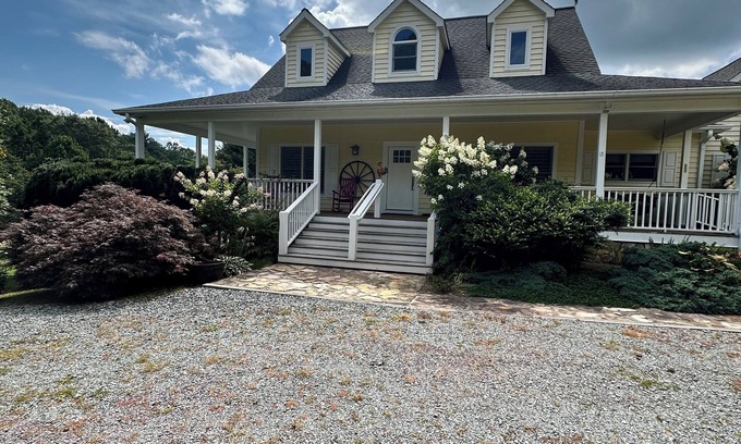 Vilas House | Gorgeous 3-bedroom estate on quiet, peaceful 18 acres near historic Boone.