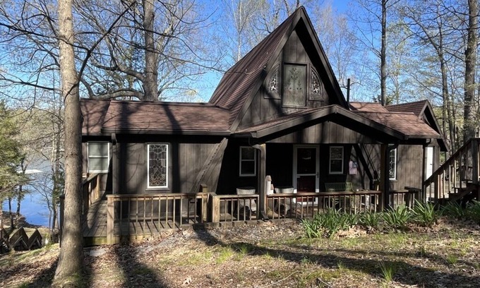 Eddyville House | Gorgeous A-frame on Lake Barkley cove: private dock, fire pit, pets ok