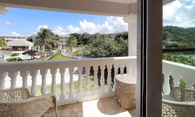 Lucea Apartment | Gorgeous All Inclusive Resort for up to 6