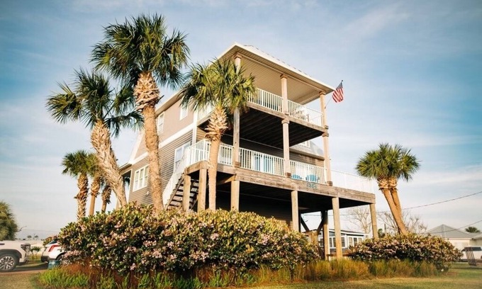 Port St. Joe House | Gorgeous beach house w/ocean views, luggage elevator, just steps to the sand!