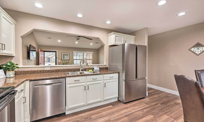 Bentonville House | Gorgeous Bentonville Vacation Rental!