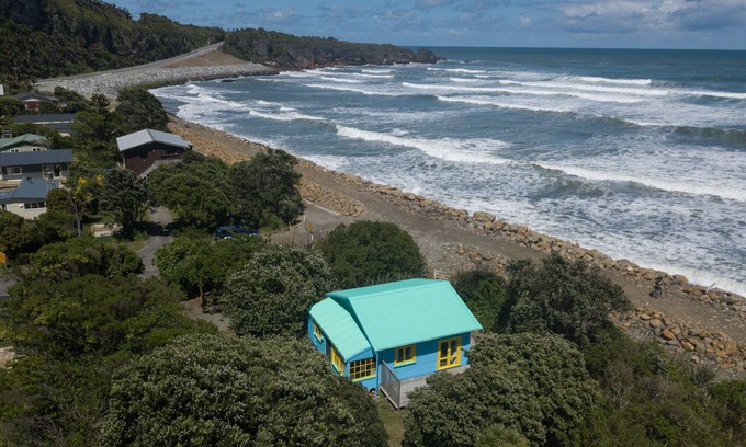 Punakaiki House | Gorgeous Character Bach