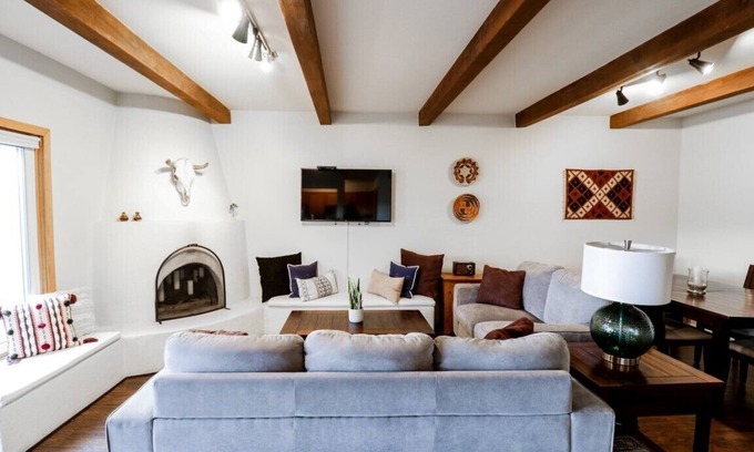 Santa Fe Condo | Gorgeous Condo Near Historic Santa Fe Plaza!
