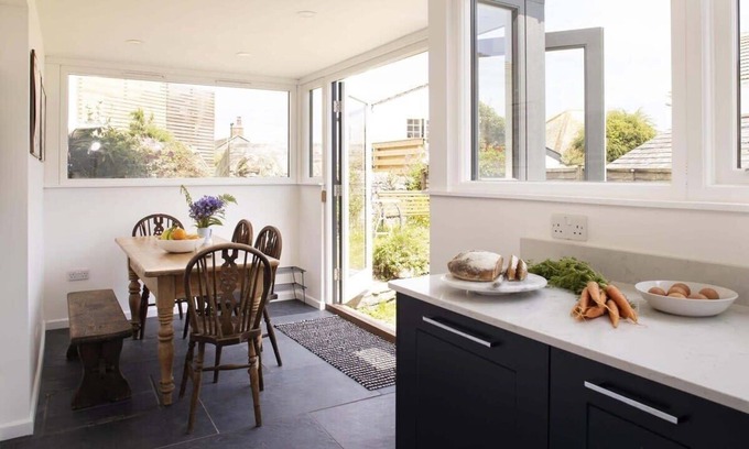 Gorran Haven House | Gorgeous Cottage, Parking, Short Walk to Beach