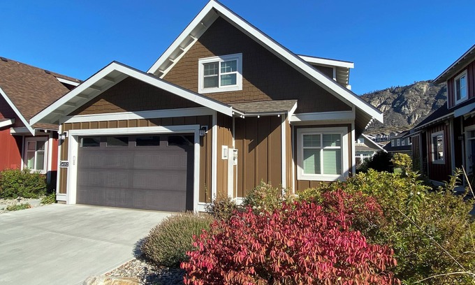 Okanagan-Similkameen Cottage | Gorgeous Cottage. .Mere Steps From The Beach!nThe Cottages on Osoyoos Lake.
