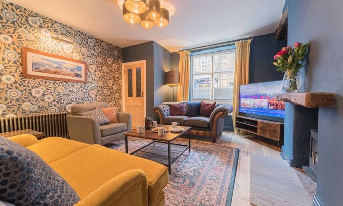 Kirkby Lonsdale House | Gorgeous Georgian family friendly property, central Kirkby Lonsdale with parking and EV charger