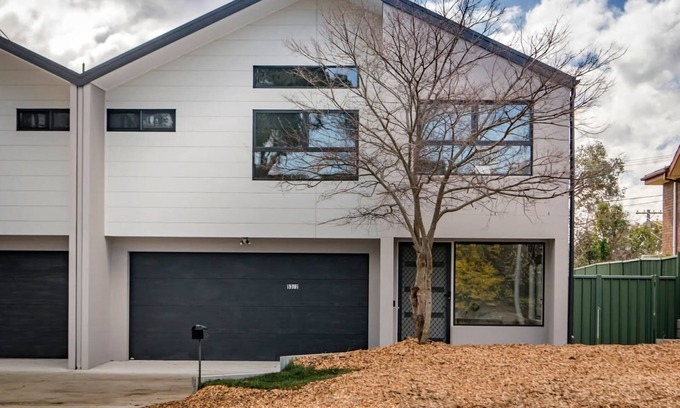 Hawker Apartment | Gorgeous Hawker Townhouse