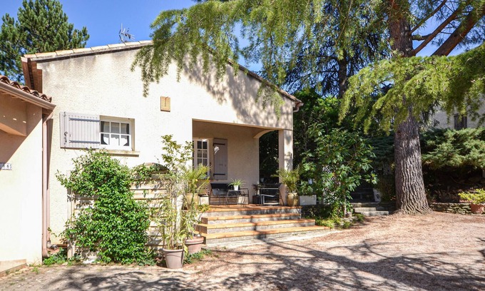Entrechaux House | Gorgeous home in Entrechaux