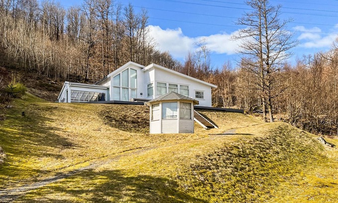 Farsund House | Gorgeous home in Farsund with WiFi