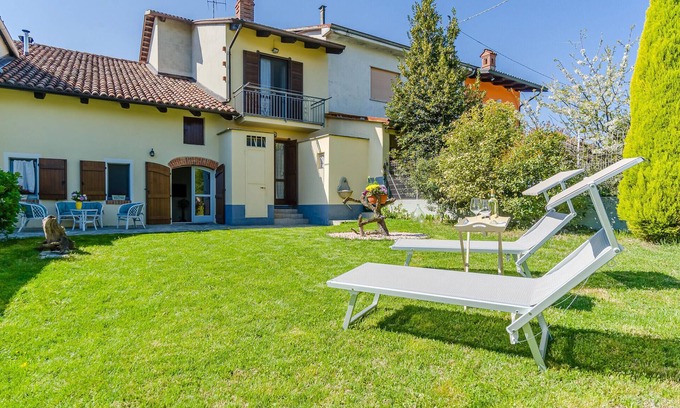 Ferrere House | Gorgeous home in Ferrere with kitchen