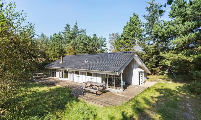 Hou House | Gorgeous home in Hals with sauna