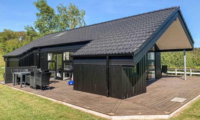 Hejlsminde Strand House | Gorgeous home in Hejls with WiFi