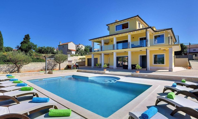 Rakalj House | Gorgeous home in Krnica
