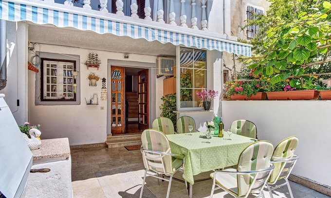 Cove Murtar House | Gorgeous home in Mali Losinj with WiFi