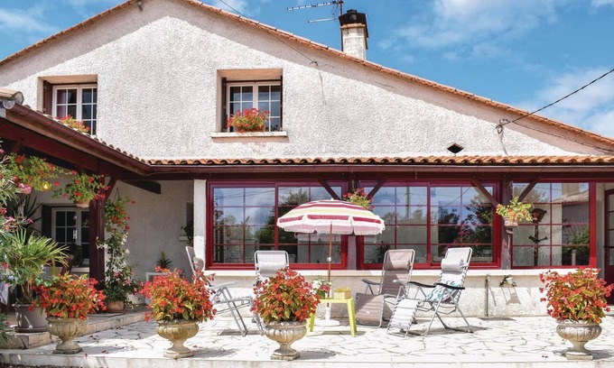 Massugas House | Gorgeous home in Massugas