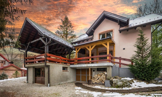 Brestovac House | Gorgeous home in Novo Zvecevo with WiFi