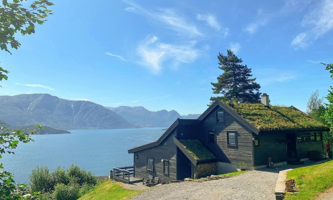 Kvam House | Gorgeous home in Norheimsund with WiFi