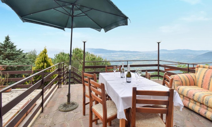 Serrone House | Gorgeous home in Serrone with WiFi