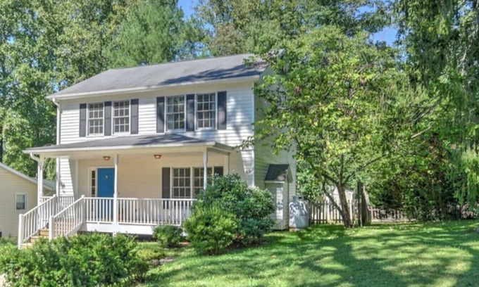 Royal Pines House | Gorgeous home minutes from Biltmore Estate and AVL!