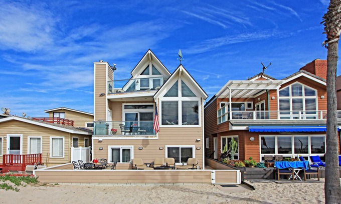 Santa Ana Heights House | Gorgeous Home on the Beach - Walk onto the Sand from your Patio