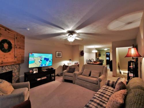 Snowshoe House | Gorgeous House for Ski Retreat or Mountain Vacations