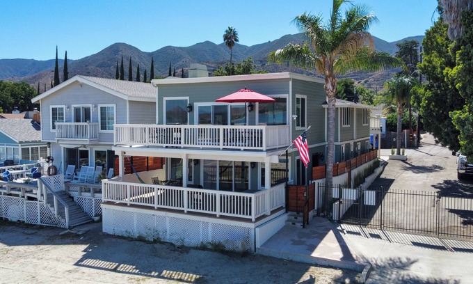 Lake Elsinore House | Gorgeous Lake Front Home w/Boat access Unit 2