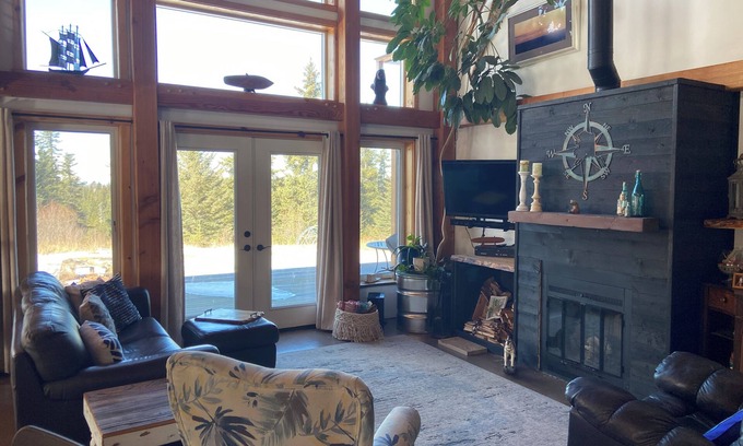Anchor Point House | Gorgeous large 2-bdrm w'mtn views, lg yard, fire pit in delightful Anchor Point