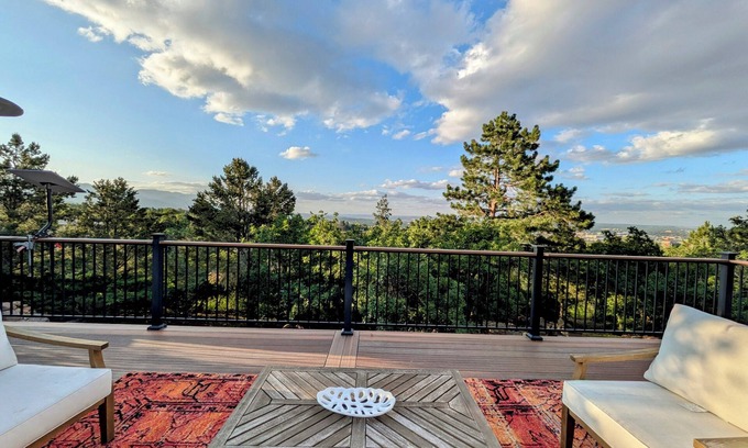 Skyway House | Gorgeous Luxury Home with Views of Balloon Fest, Fireworks Near Broadmoor