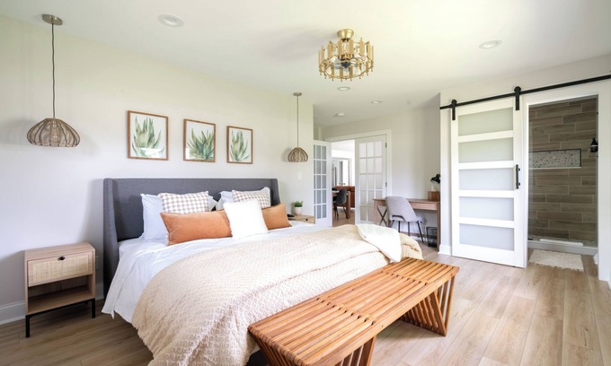 New Albany House | Gorgeous New Albany home w/king suite, gym, private acre lot and fire pit!