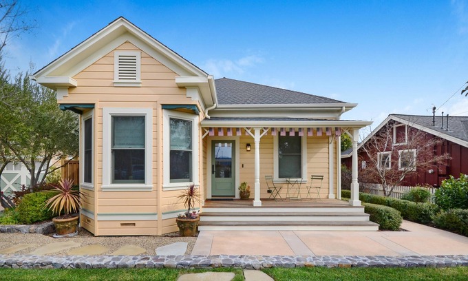 Sonoma House | Gorgeous Property within the heart of Sonoma