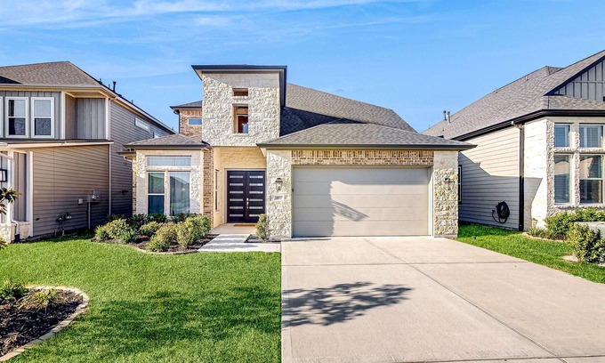 French Quarter House | Gorgeous Texas home with water views, high ceilings, balcony, streaming, & AC