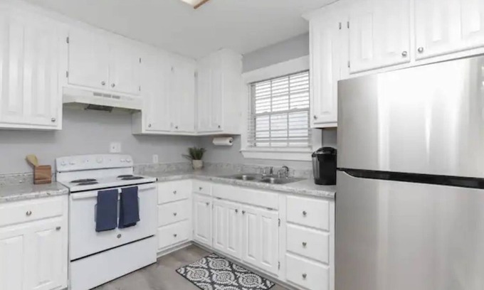Northeast Virginia Beach House | GORGEOUSLY RENOVATED APT STEPS AWAY FROM THE BEACH