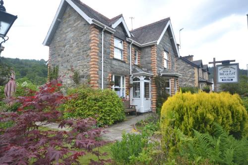 Gwynedd- Snowdonia House | Gorphwysfa House B & B