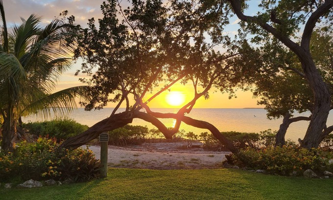 Monroe County Condo | Got Stress? You Need KeyBliss - The BEST Bayfront Unit in Buttonwood Bay