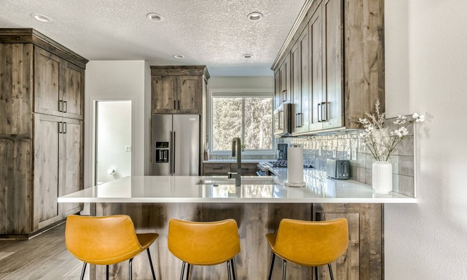 Government Camp House | Government Camp Chalet: Your Ultimate Ski Retreat in the Cascades