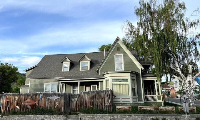 Helena House | Governor Leslie's Historic Home