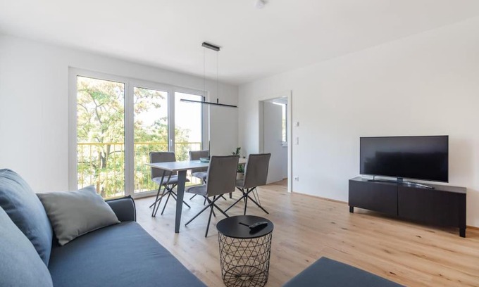 Meidling Apartment | Grüne und zentrale Ruhelage im Neubau mit Balkon