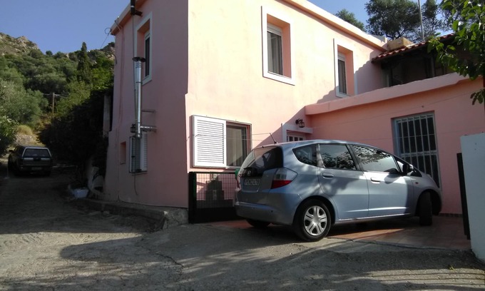 Kantanos-Selino House | GARDEN OF OLIVE TREES